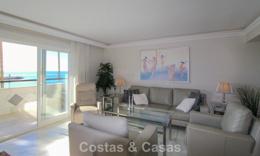 Frontline beach apartment with phenomenal views for sale in Marbella centre 775050