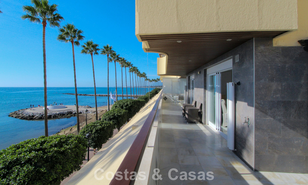 Frontline beach apartment with phenomenal views for sale in Marbella centre 775054