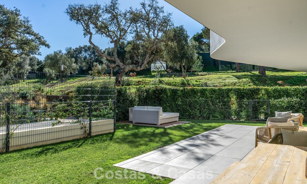 Modernist ground floor apartment in a gated community of Sotogrande, Costa del Sol 775333