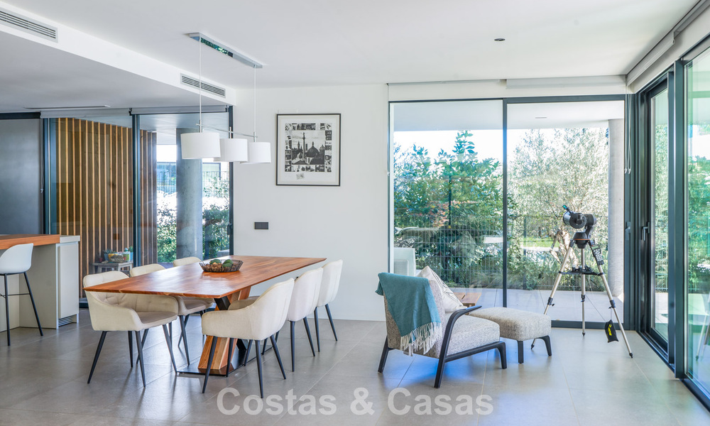 Modernist ground floor apartment in a gated community of Sotogrande, Costa del Sol 775335