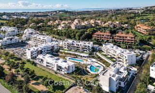 Recently built penthouse with spacious solarium for sale in gated complex in Benahavis - Marbella 775448 