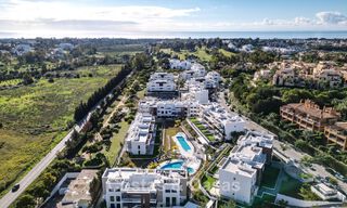 Recently built penthouse with spacious solarium for sale in gated complex in Benahavis - Marbella 775449 