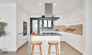 Recently built penthouse with spacious solarium for sale in gated complex in Benahavis - Marbella 775459 