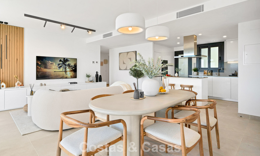 Recently built penthouse with spacious solarium for sale in gated complex in Benahavis - Marbella 775465