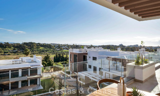 Recently built penthouse with spacious solarium for sale in gated complex in Benahavis - Marbella 775471 