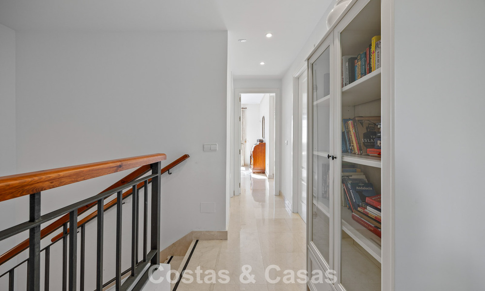 Spacious townhouse with beautiful golf and sea views for sale, in an exclusive golf urbanization in Benahavis - Marbella 775204