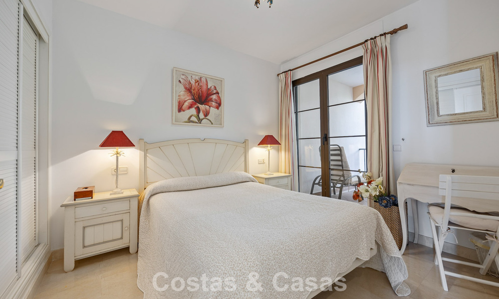 Spacious townhouse with beautiful golf and sea views for sale, in an exclusive golf urbanization in Benahavis - Marbella 775209