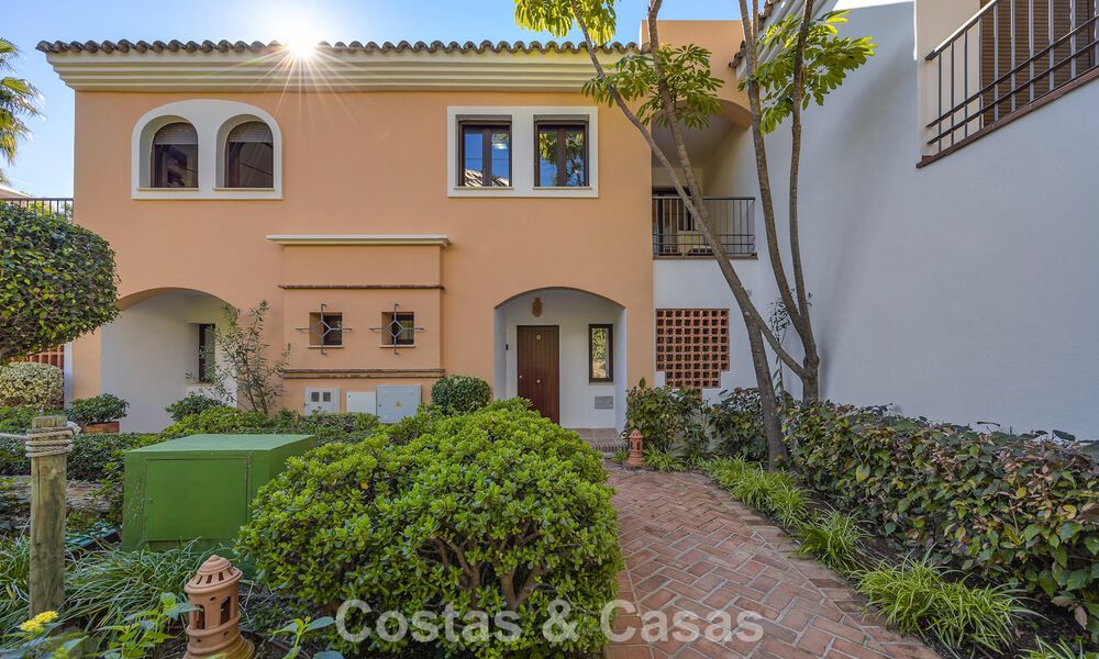 Spacious townhouse with beautiful golf and sea views for sale, in an exclusive golf urbanization in Benahavis - Marbella 775214