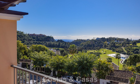 Spacious townhouse with beautiful golf and sea views for sale, in an exclusive golf urbanization in Benahavis - Marbella 775217
