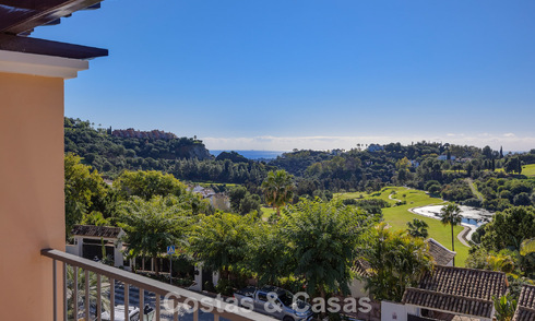 Spacious townhouse with beautiful golf and sea views for sale, in an exclusive golf urbanization in Benahavis - Marbella 775217