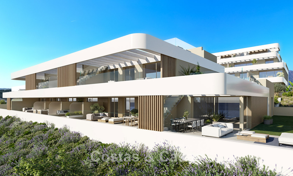 Modern new build apartments for sale close to the beach and with sea views in Estepona West 775321
