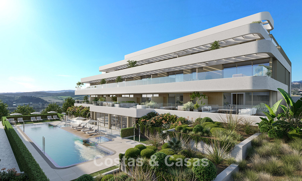 Modern new build apartments for sale close to the beach and with sea views in Estepona West 775323