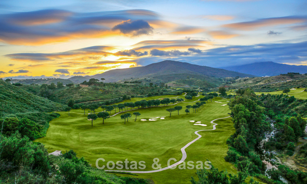 New 3 bedroom townhouses for sale in a prestigious golf resort in Mijas, Costa del Sol 775404