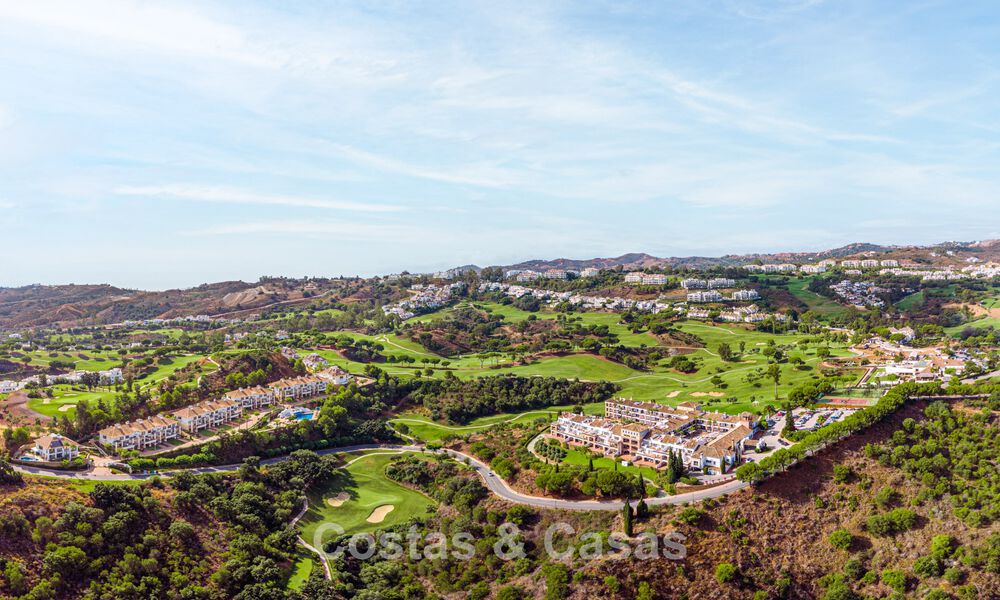 New 3 bedroom townhouses for sale in a prestigious golf resort in Mijas, Costa del Sol 775405