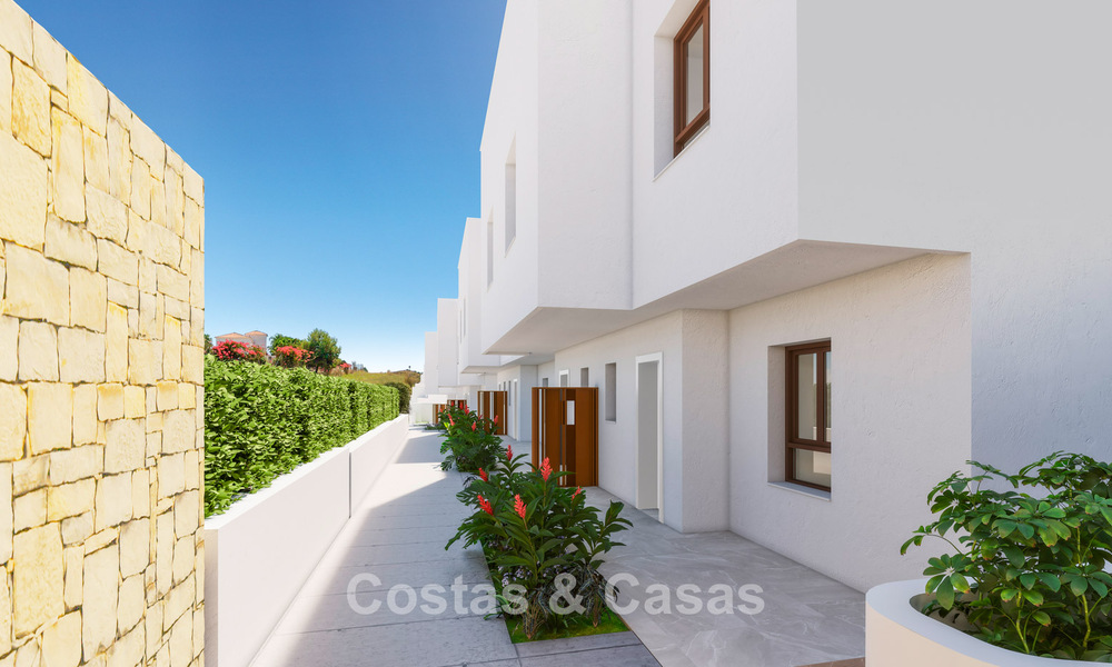 New 3 bedroom townhouses for sale in a prestigious golf resort in Mijas, Costa del Sol 775409