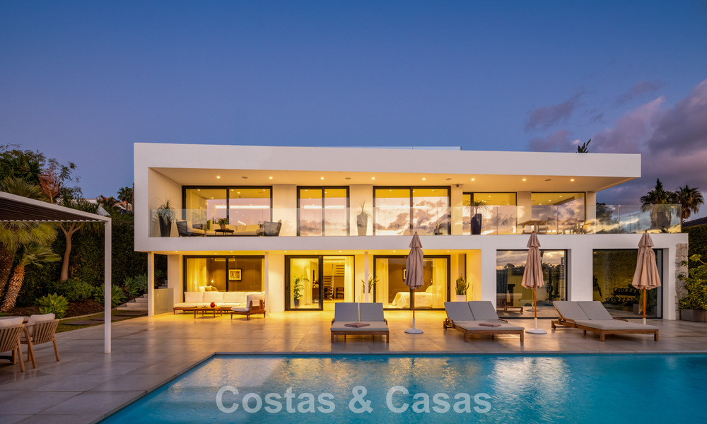 Luxury modern style villa for sale, bordering the golf course in Nueva Andalucia, Marbella 775532