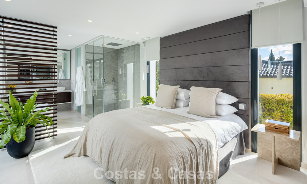 Luxury modern style villa for sale, bordering the golf course in Nueva Andalucia, Marbella 775543