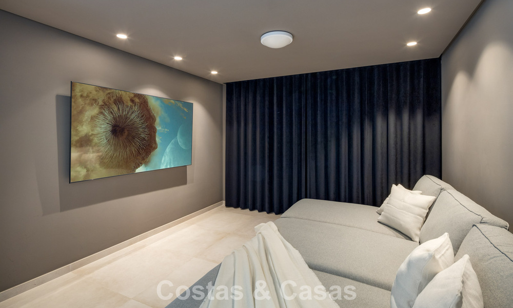 Luxury modern style villa for sale, bordering the golf course in Nueva Andalucia, Marbella 775551