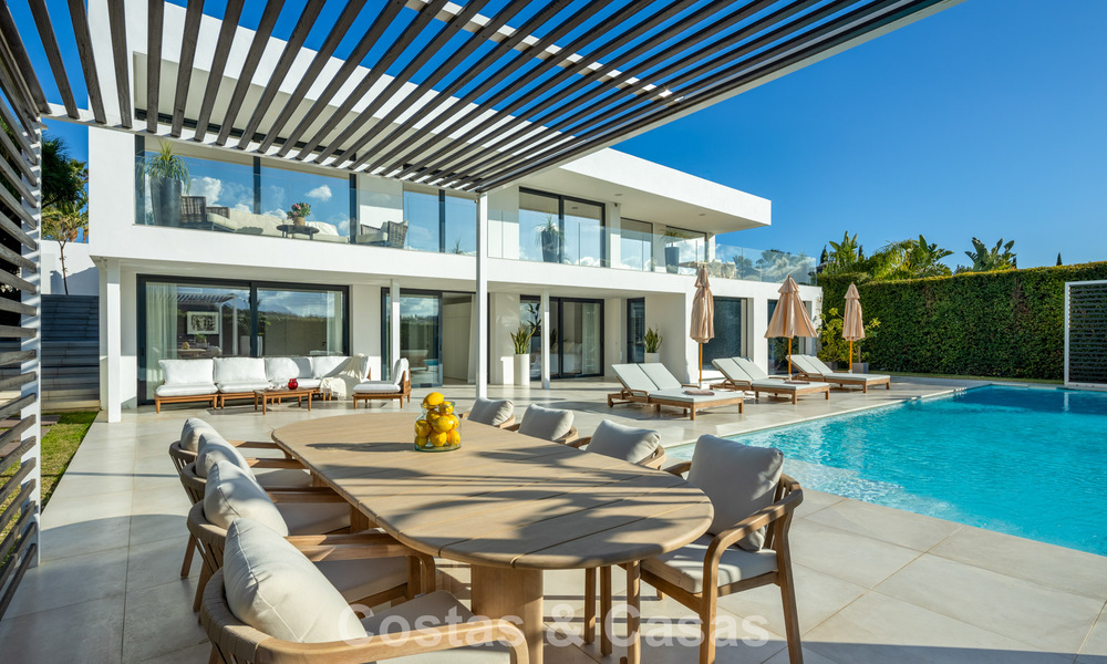 Luxury modern style villa for sale, bordering the golf course in Nueva Andalucia, Marbella 775554