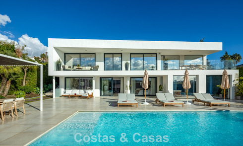 Luxury modern style villa for sale, bordering the golf course in Nueva Andalucia, Marbella 775555