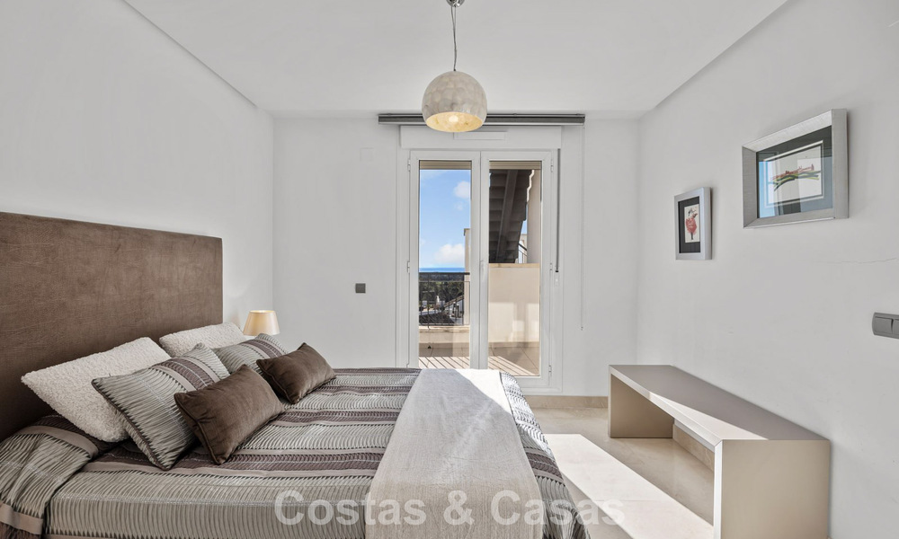 Move-in ready penthouse with panoramic sea views in a Mediterranean complex for sale in Benahavis - Marbella 775760