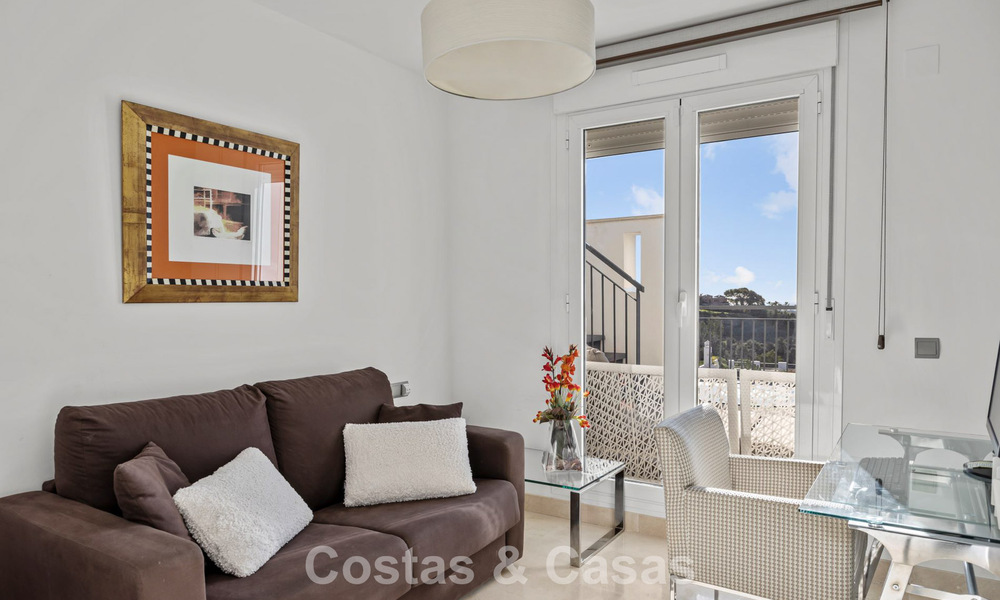 Move-in ready penthouse with panoramic sea views in a Mediterranean complex for sale in Benahavis - Marbella 775765