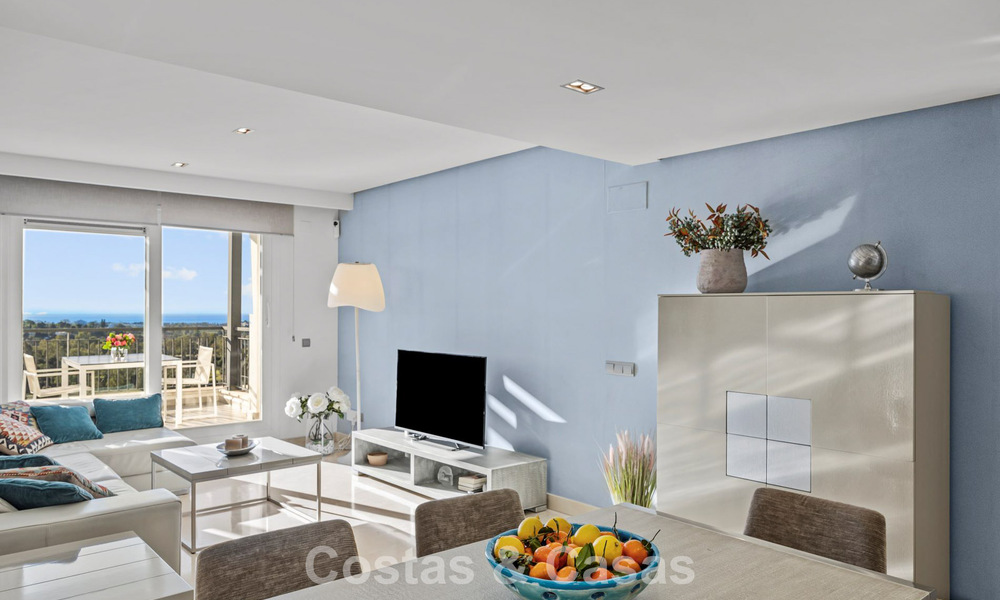 Move-in ready penthouse with panoramic sea views in a Mediterranean complex for sale in Benahavis - Marbella 775776