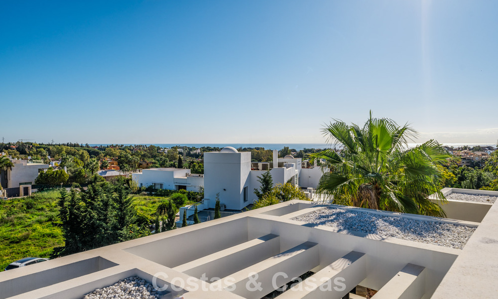 Sophisticated luxury villa for sale in an exclusive gated community on Marbella’s prestigious Golden Mile 775566