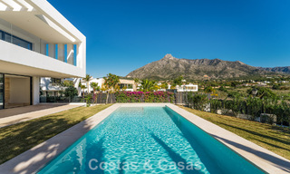 Sophisticated luxury villa for sale in an exclusive gated community on Marbella’s prestigious Golden Mile 775570 