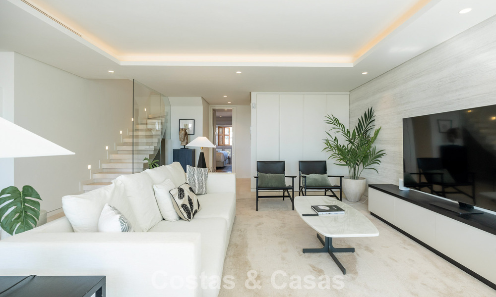 Luxurious renovated duplex penthouse for sale, in Puente Romano on Marbella’s Golden Mile 775596