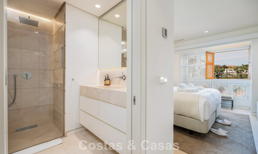 Luxurious renovated duplex penthouse for sale, in Puente Romano on Marbella’s Golden Mile 775605