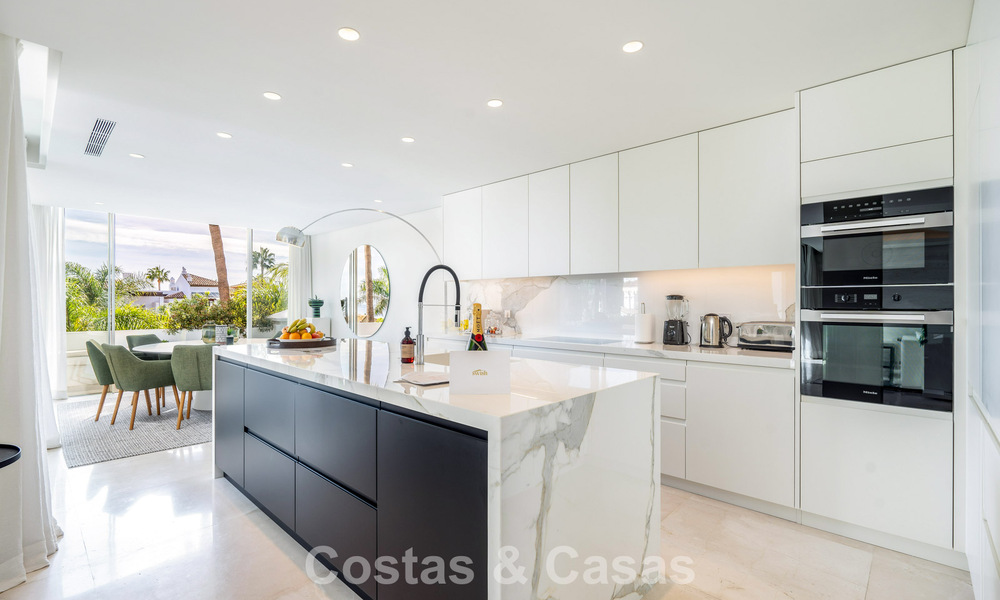 Luxurious renovated duplex penthouse for sale, in Puente Romano on Marbella’s Golden Mile 775607