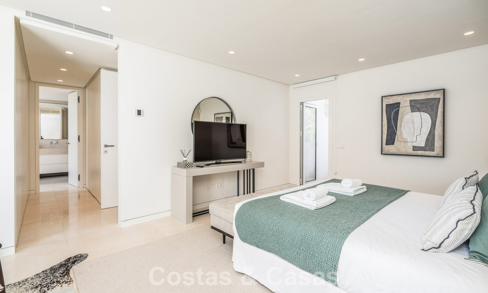 Luxurious renovated duplex penthouse for sale, in Puente Romano on Marbella’s Golden Mile 775611