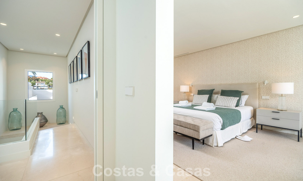 Luxurious renovated duplex penthouse for sale, in Puente Romano on Marbella’s Golden Mile 775616
