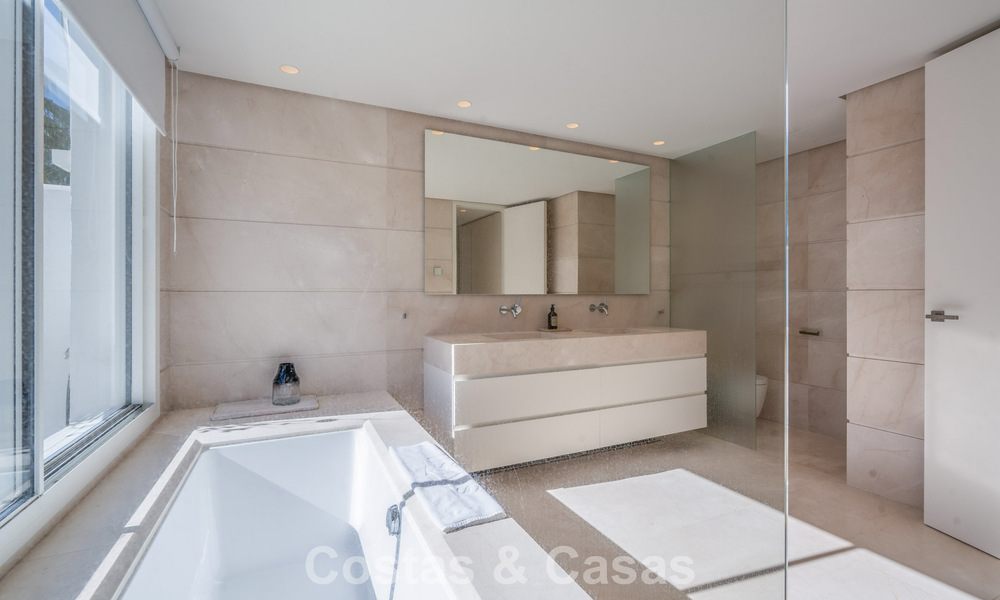 Luxurious renovated duplex penthouse for sale, in Puente Romano on Marbella’s Golden Mile 775617