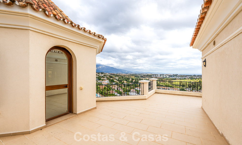 Spacious Mediterranean luxury villa with lots of bedrooms and spectacular views for sale in Benahavis - Marbella 775676
