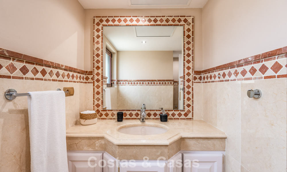 Spacious Mediterranean luxury villa with lots of bedrooms and spectacular views for sale in Benahavis - Marbella 775682