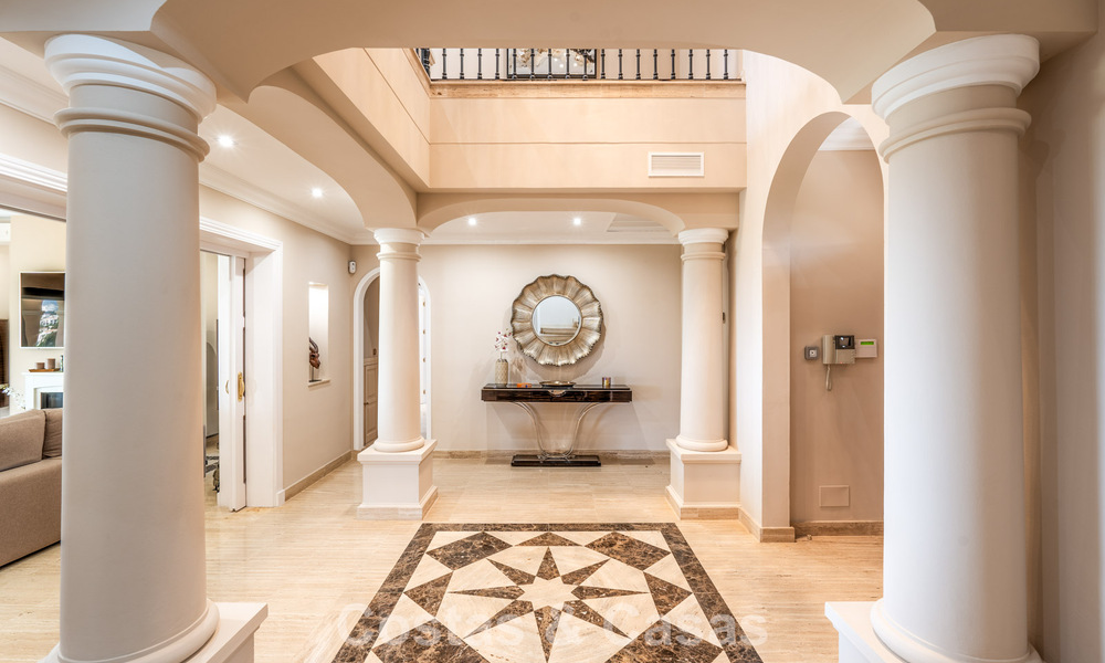 Spacious Mediterranean luxury villa with lots of bedrooms and spectacular views for sale in Benahavis - Marbella 775683