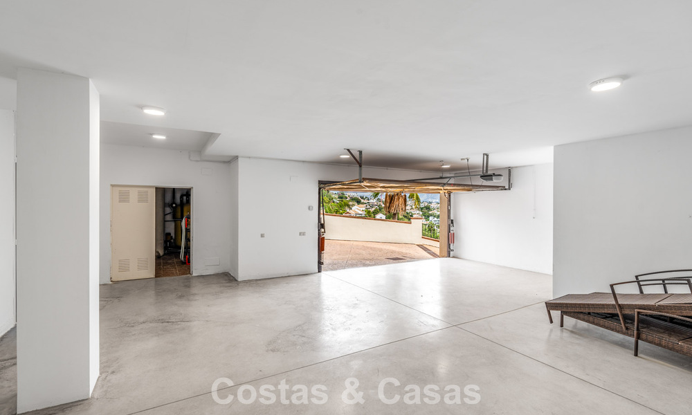 Spacious Mediterranean luxury villa with lots of bedrooms and spectacular views for sale in Benahavis - Marbella 775690