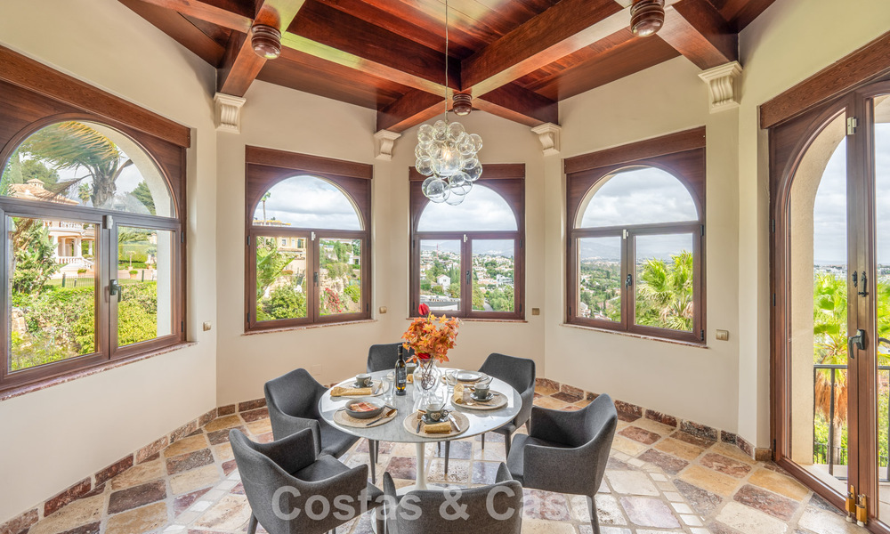 Spacious Mediterranean luxury villa with lots of bedrooms and spectacular views for sale in Benahavis - Marbella 775698
