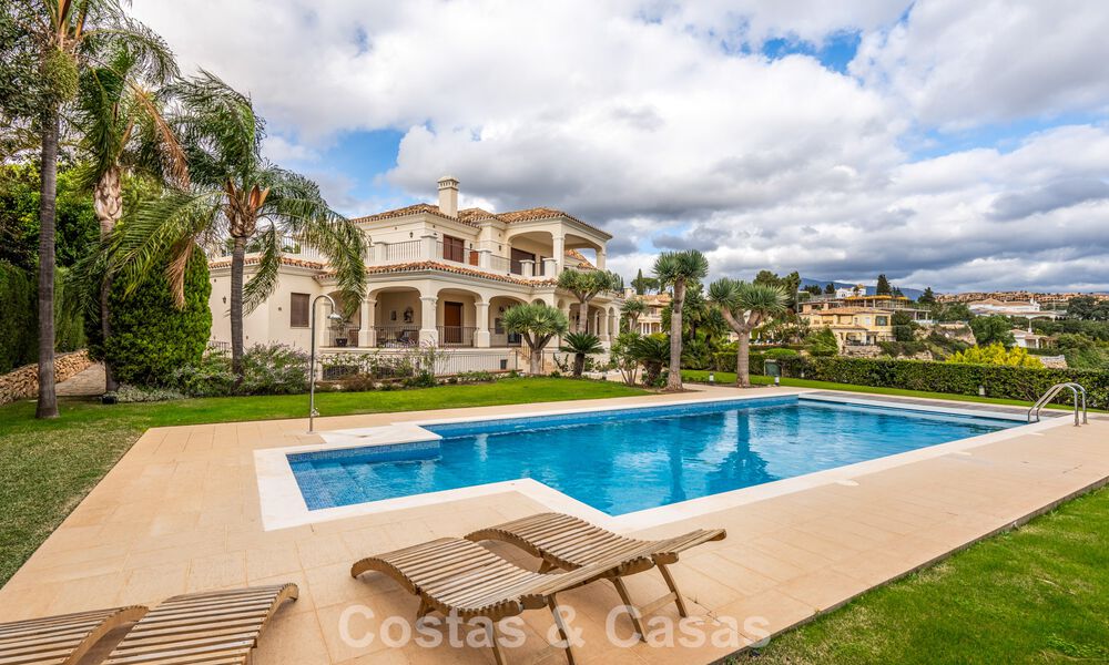 Spacious Mediterranean luxury villa with lots of bedrooms and spectacular views for sale in Benahavis - Marbella 775704