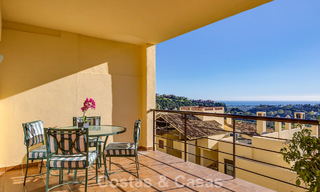Move-in ready, spacious 3-bedroom apartment for sale surrounded by golf courses in Benahavis - Marbella 775706 