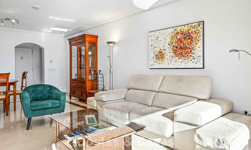 Move-in ready, spacious 3-bedroom apartment for sale surrounded by golf courses in Benahavis - Marbella 775712