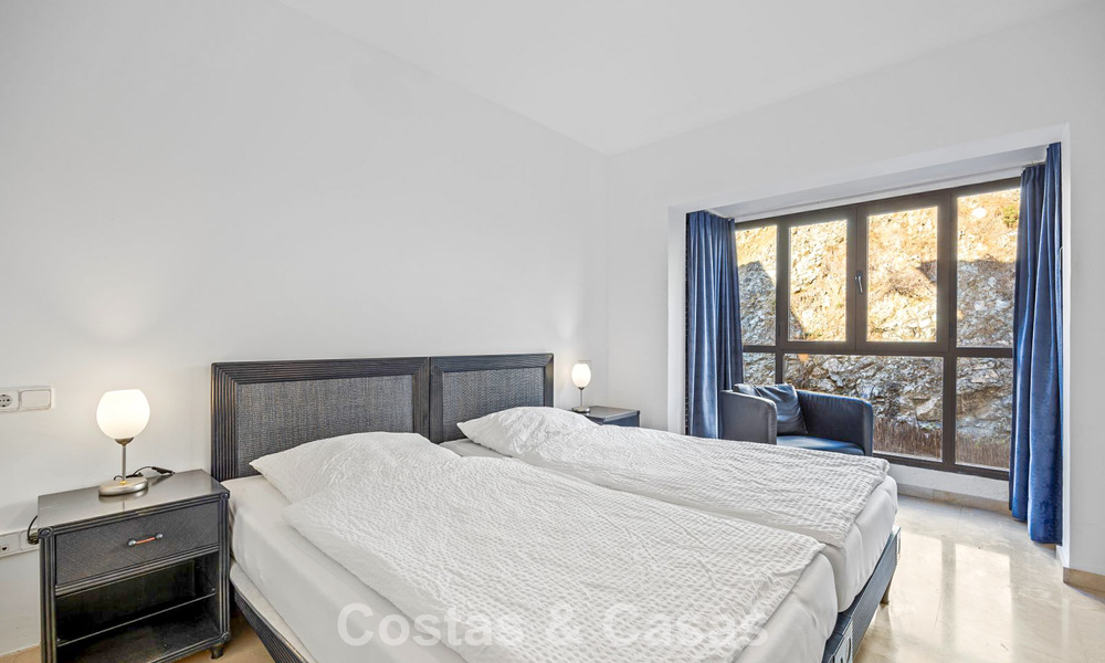 Move-in ready, spacious 3-bedroom apartment for sale surrounded by golf courses in Benahavis - Marbella 775719
