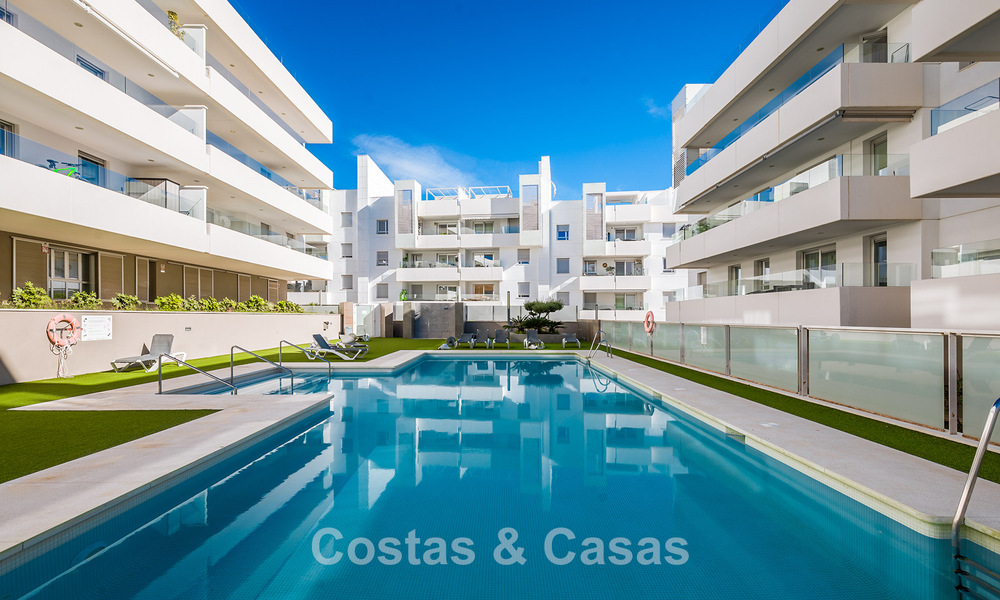 Beachside, contemporary penthouse with large solarium for sale in a modern complex in San Pedro, Marbella 775780