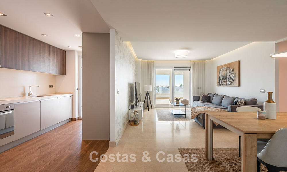 Beachside, contemporary penthouse with large solarium for sale in a modern complex in San Pedro, Marbella 775787