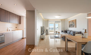 Beachside, contemporary penthouse with large solarium for sale in a modern complex in San Pedro, Marbella 775787 