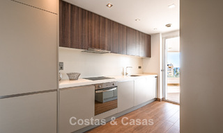 Beachside, contemporary penthouse with large solarium for sale in a modern complex in San Pedro, Marbella 775789 