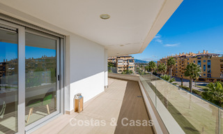 Beachside, contemporary penthouse with large solarium for sale in a modern complex in San Pedro, Marbella 775798 