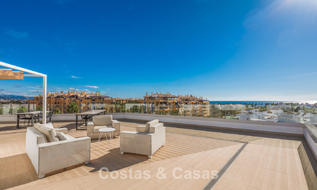 Beachside, contemporary penthouse with large solarium for sale in a modern complex in San Pedro, Marbella 775807